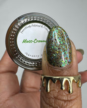 Load image into Gallery viewer, Moss-Crowned