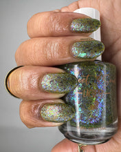 Load image into Gallery viewer, Moss-Crowned