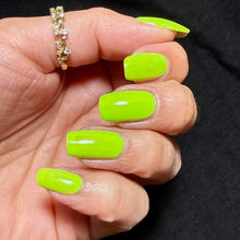 Load image into Gallery viewer, Vibrant Verdant