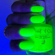 Load image into Gallery viewer, Vibrant Verdant