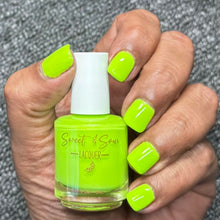 Load image into Gallery viewer, Vibrant Verdant