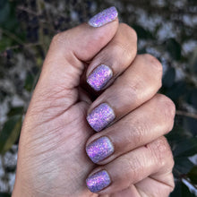 Load image into Gallery viewer, Faceted